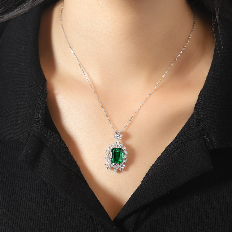 ANSTER JEWELRY 5 CTW Asscher Lab Grown Emerald 9K Gold Necklace
