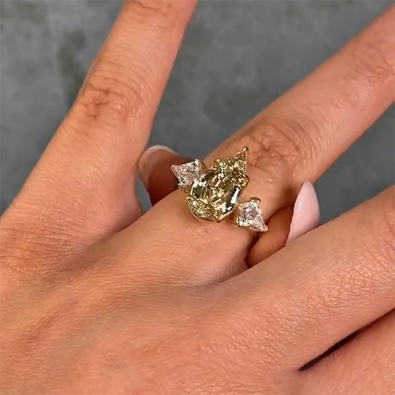 ANSTER Jewelry 18K Gold 3ct Pear Cut Fancy Vivid Yellow Lab Grown Diamond Ring with IGI