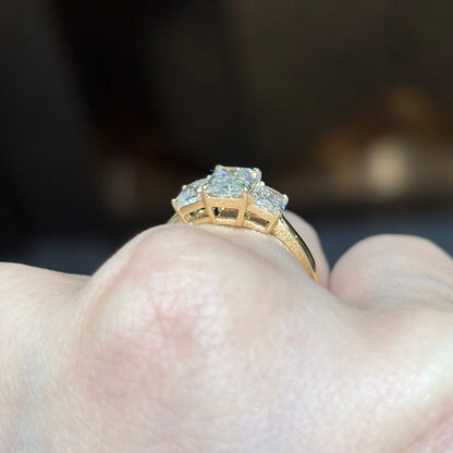 ANSTER Jewelry Factory 18K Real Gold Ring Three stone design Radiant cut Lab Grown Diamond Ring with IGI