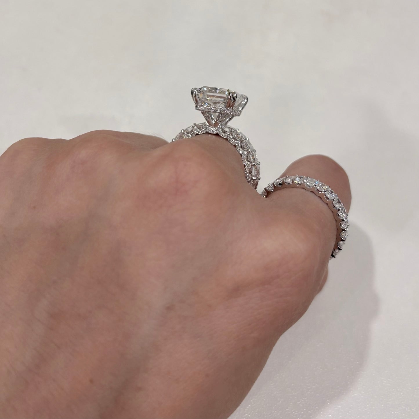 ANSTER Jewelry Anel de diamante ético feito à mão em ouro 18K com lapidação pera cultivado em laboratório 