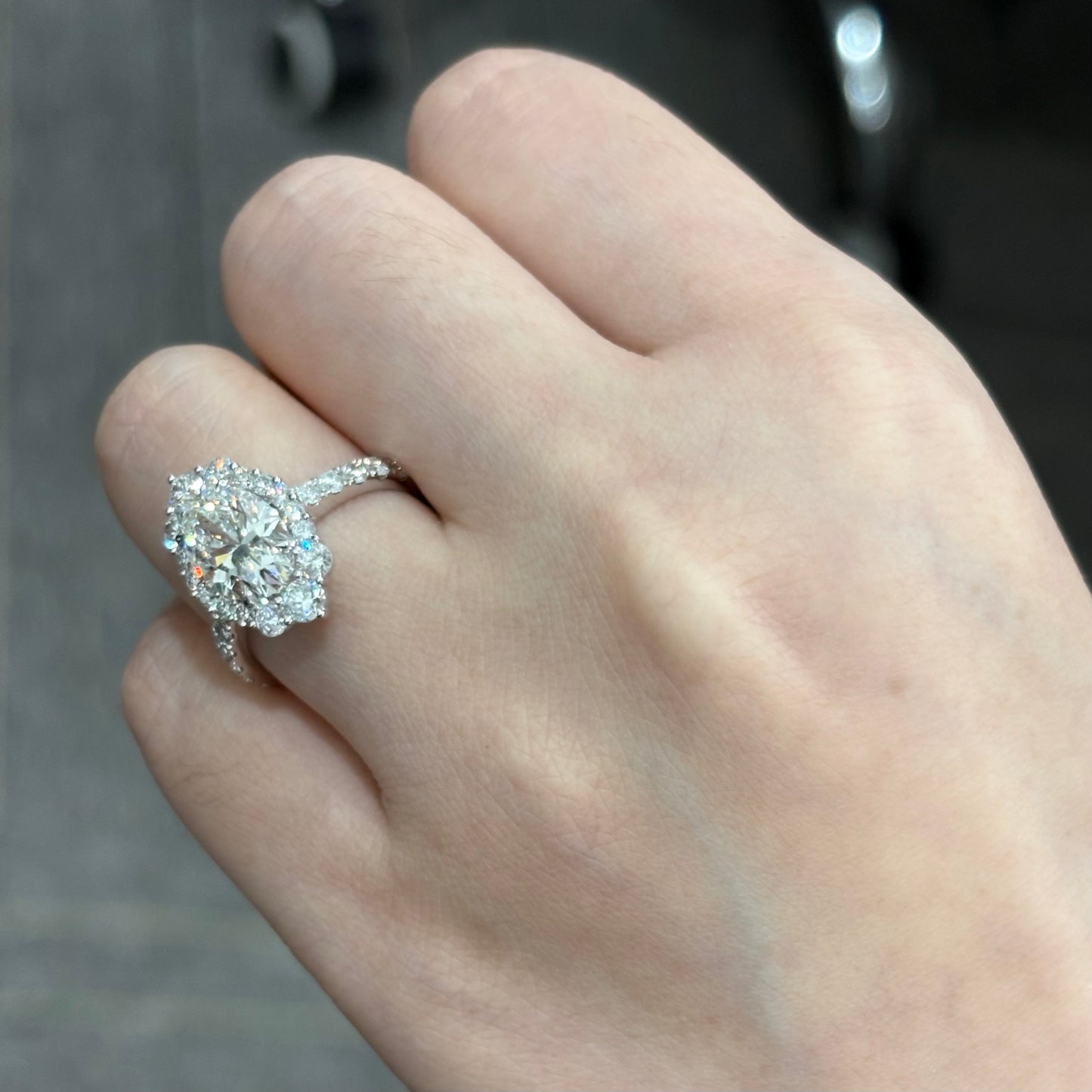 ANSTER Jewelry Anel de diamante ético feito à mão em ouro 18K com lapidação pera cultivado em laboratório 