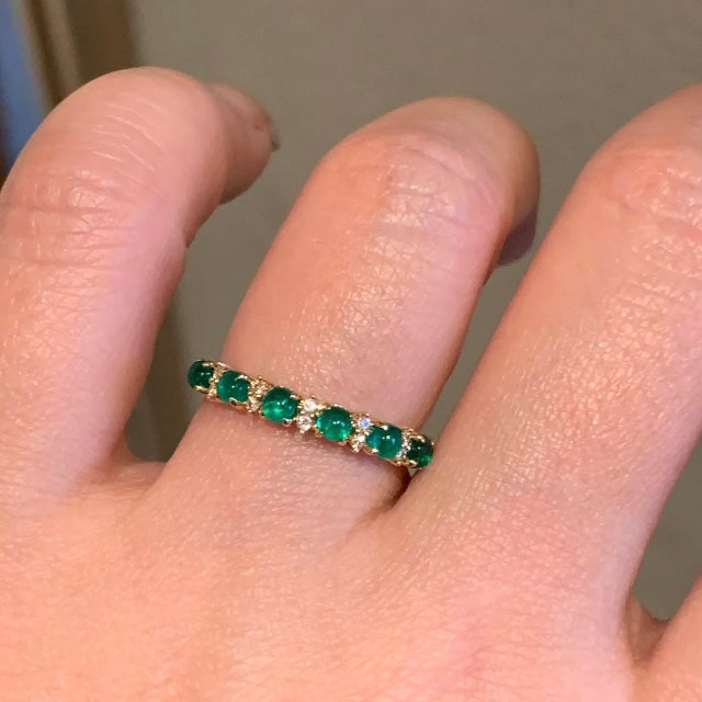 ANSTER Wholesales Price 3mm Cabochon cut Lab Grown Emerald Half Eternity Ring with GRC