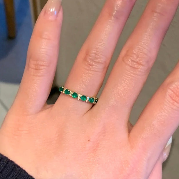ANSTER Wholesales Price 3mm Cabochon cut Lab Grown Emerald Half Eternity Ring with GRC