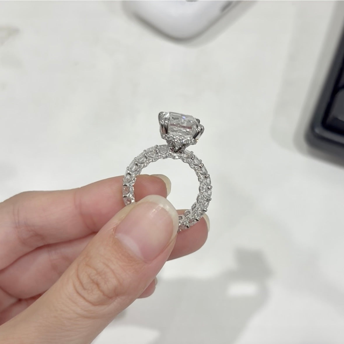 ANSTER Jewelry Anel de diamante ético feito à mão em ouro 18K com lapidação pera cultivado em laboratório 