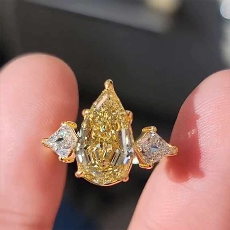 ANSTER Jewelry 18K Gold 3ct Pear Cut Fancy Vivid Yellow Lab Grown Diamond Ring with IGI