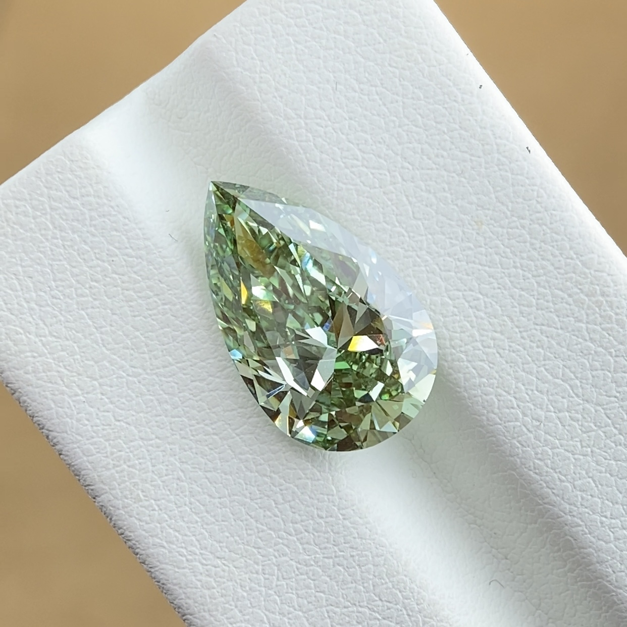 ANSTER Custom 6.53ct VS1 Pear cut Green Lab Grown Diamond Platinum Ring