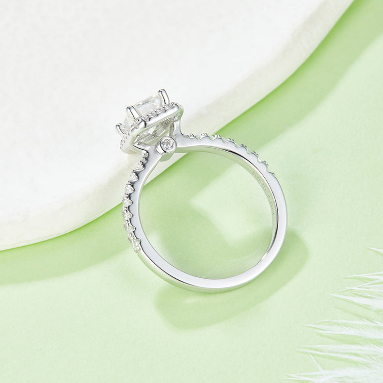 1 CTW Emerald Moissanite S925 Ring plated