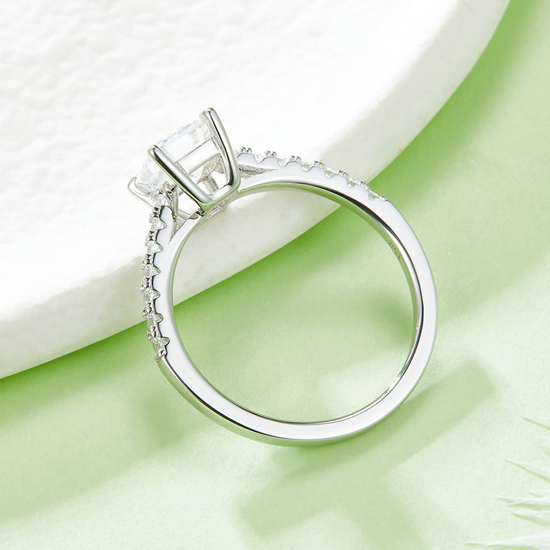 1 CTW Emerald Moissanite S925 Ring plated