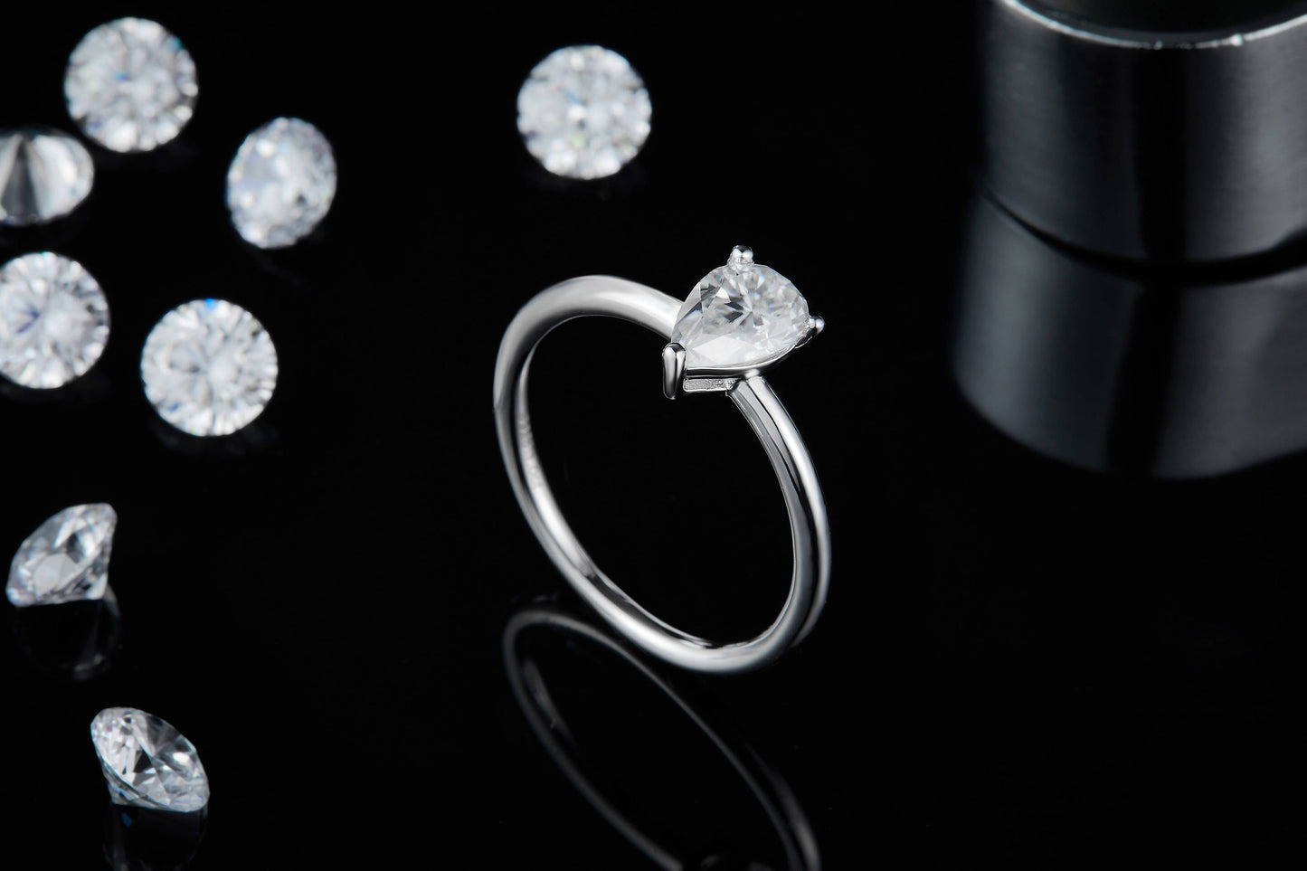1 CTW Pear Moissanite  S925 Ring plated