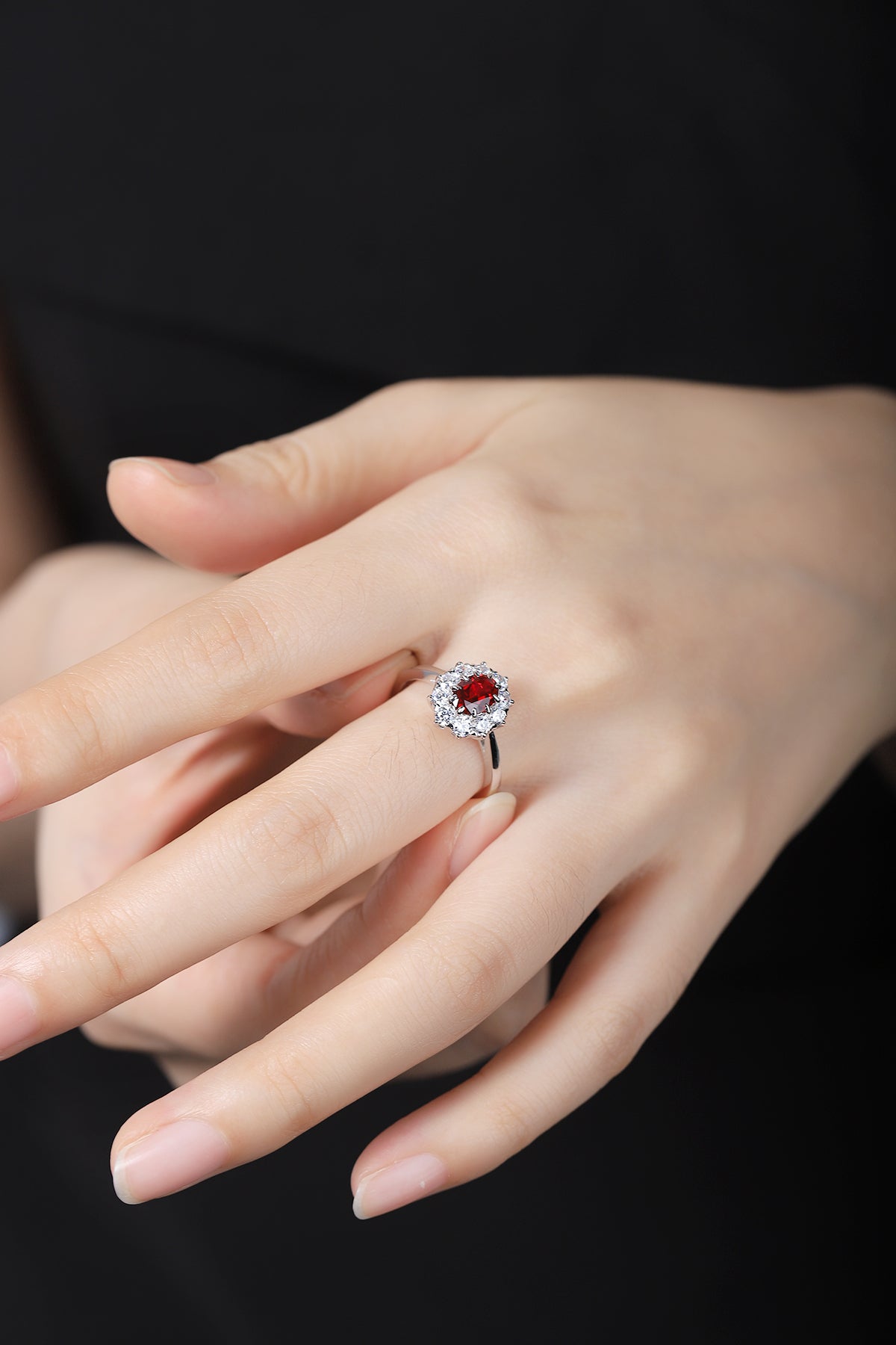 ANSTER JEWELRY 1 CTW Oval Lab Grown Ruby S925 Ring plated