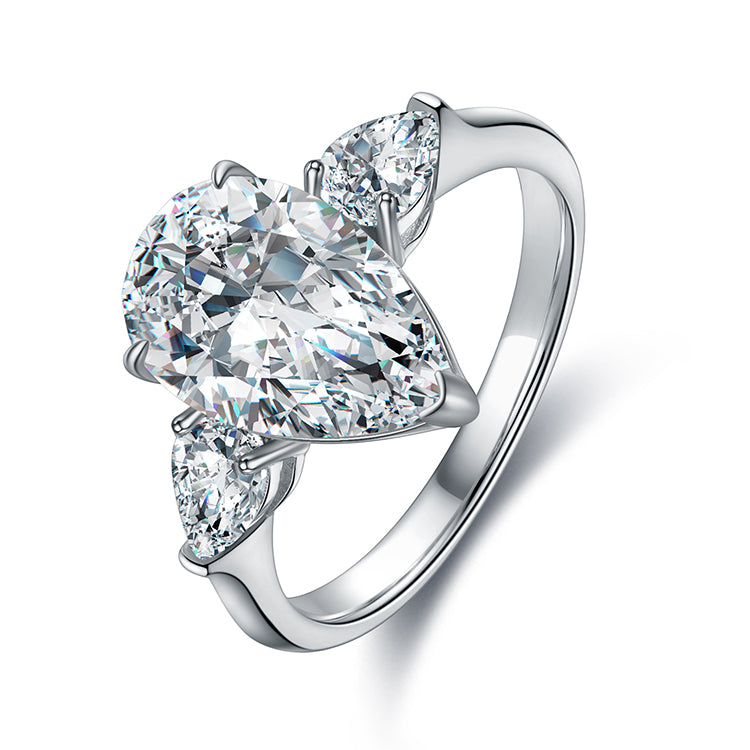 ANSTER Jewelry Custom Handcrafted Ethical 18K gold Pear Cut Lab Grown Diamond Ring