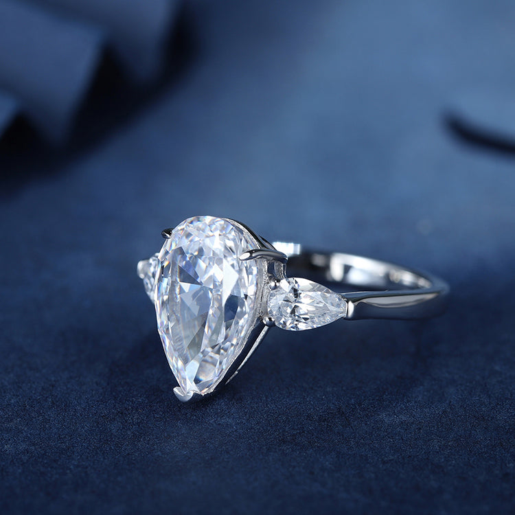 ANSTER Jewelry Custom Handcrafted Ethical 18K gold Pear Cut Lab Grown Diamond Ring