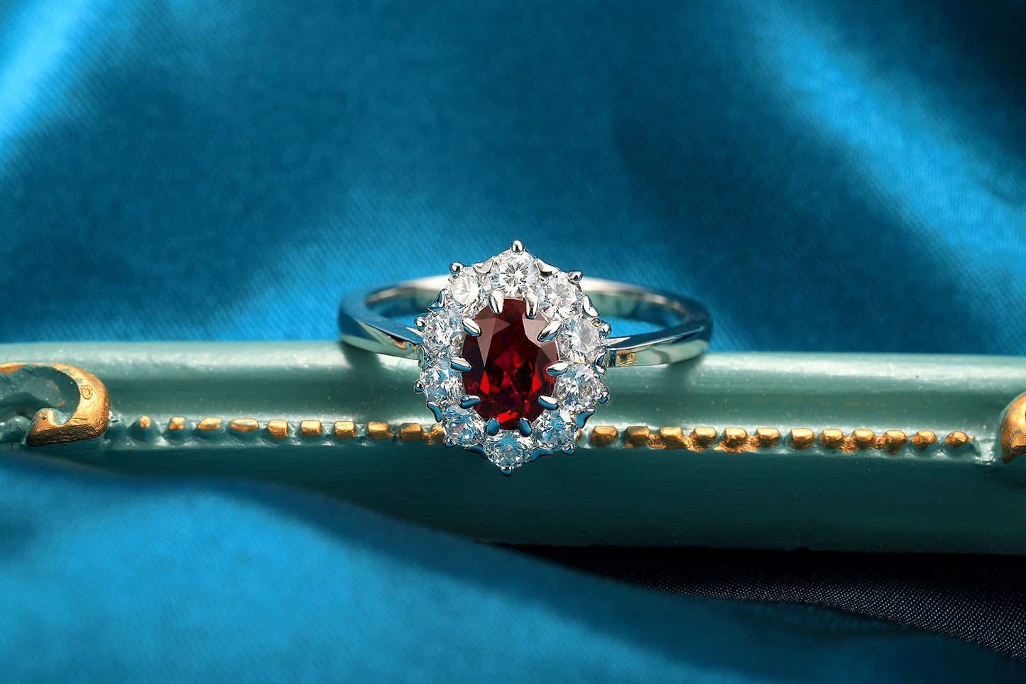 ANSTER JEWELRY 1 CTW Oval Lab Grown Ruby S925 Ring plated