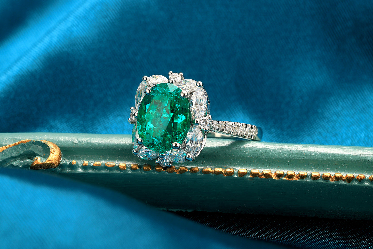 ANSTER JEWELRY 2.3 CTW Oval Lab Grown Emerald 18K Gold Ring plated