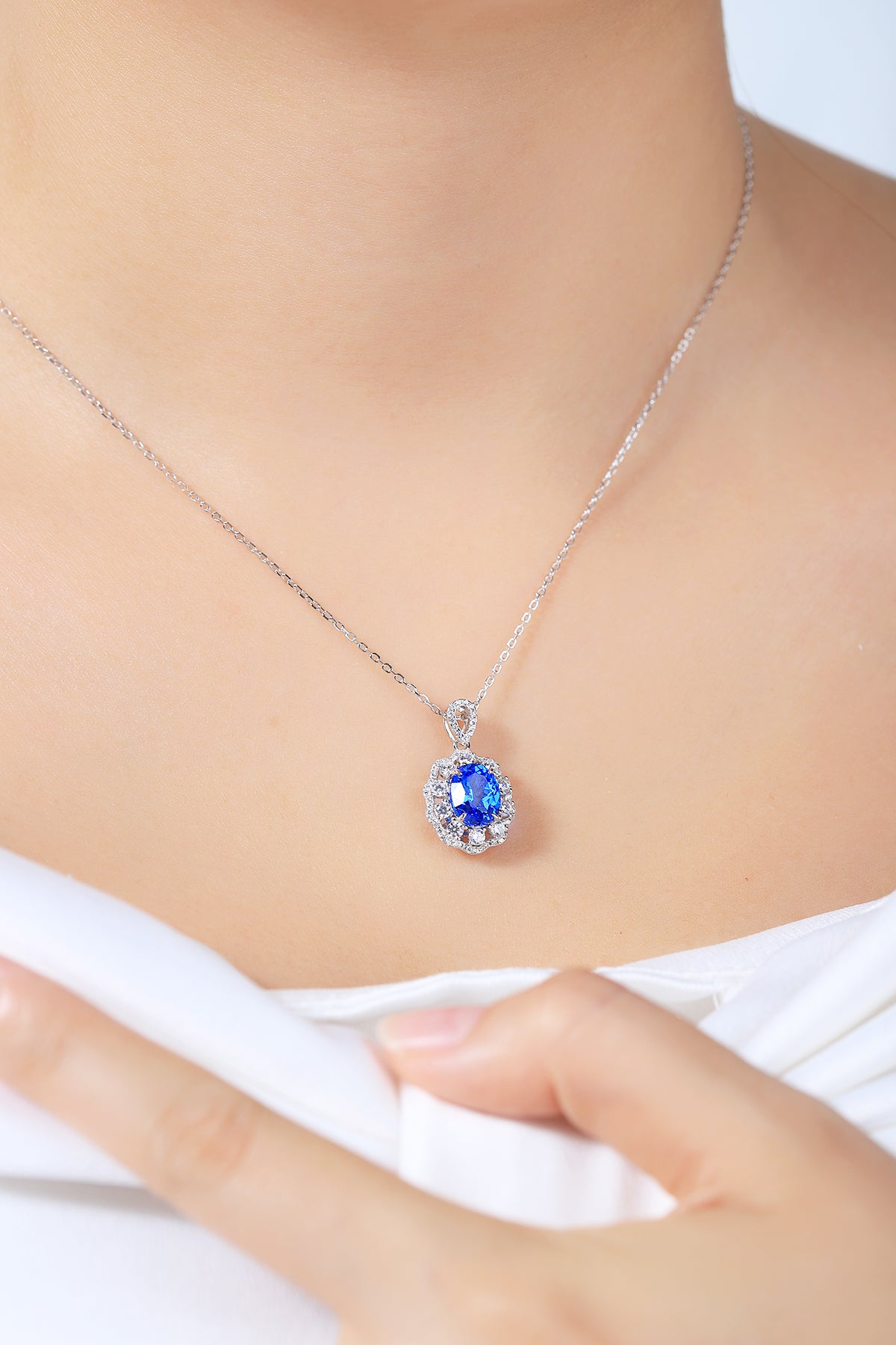 ANSTER JEWELRY 2.4 CTW Oval Lab Grown Spinel S925 Necklace plated
