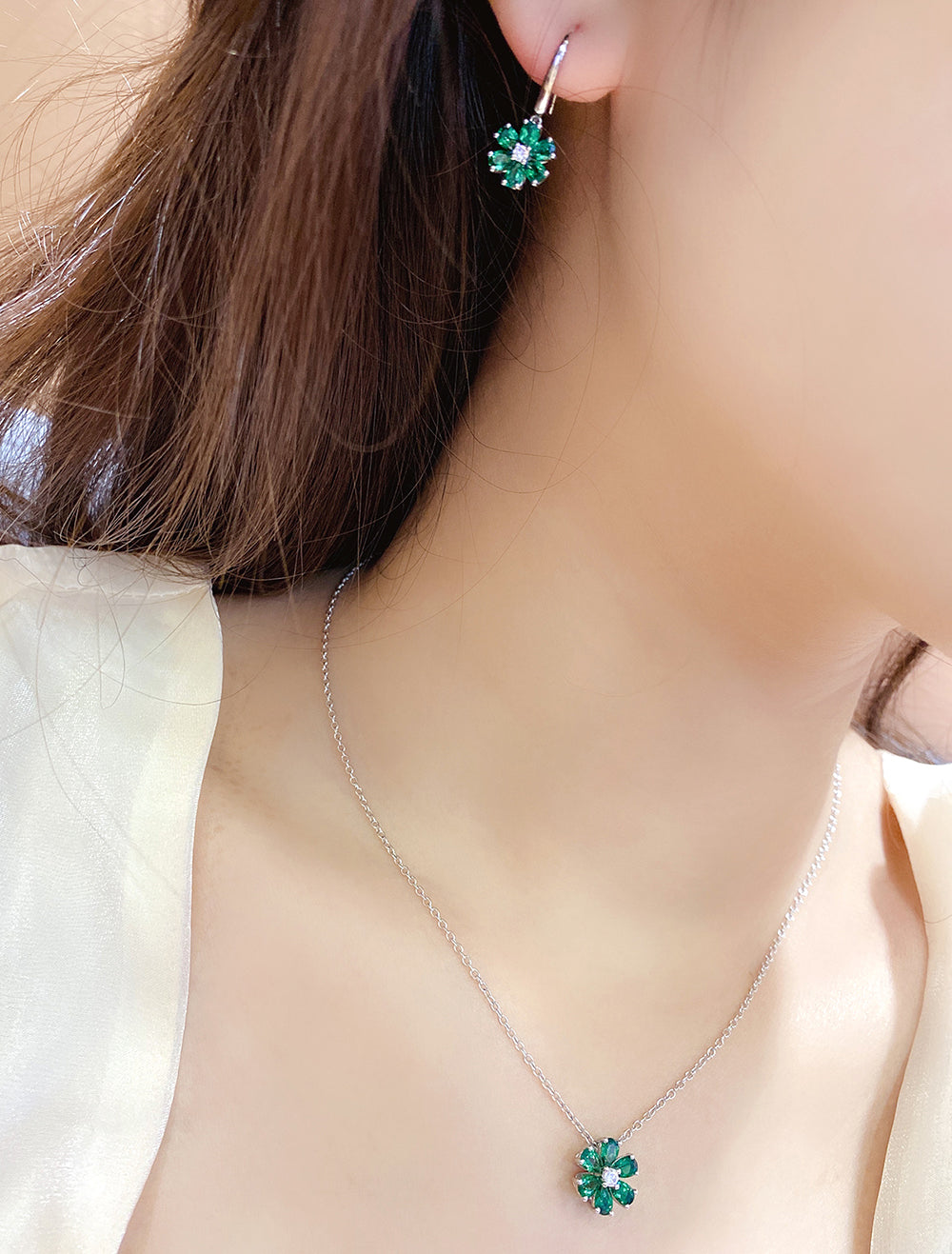 ANSTER JEWELRY 1.45 CTW Pear Lab Grown Emerald 18K Gold Necklace plated