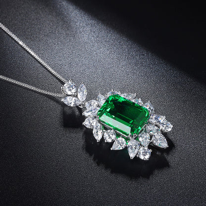 Colar banhado a ouro 9K com esmeralda cultivada em laboratório Asscher de 5 CTW